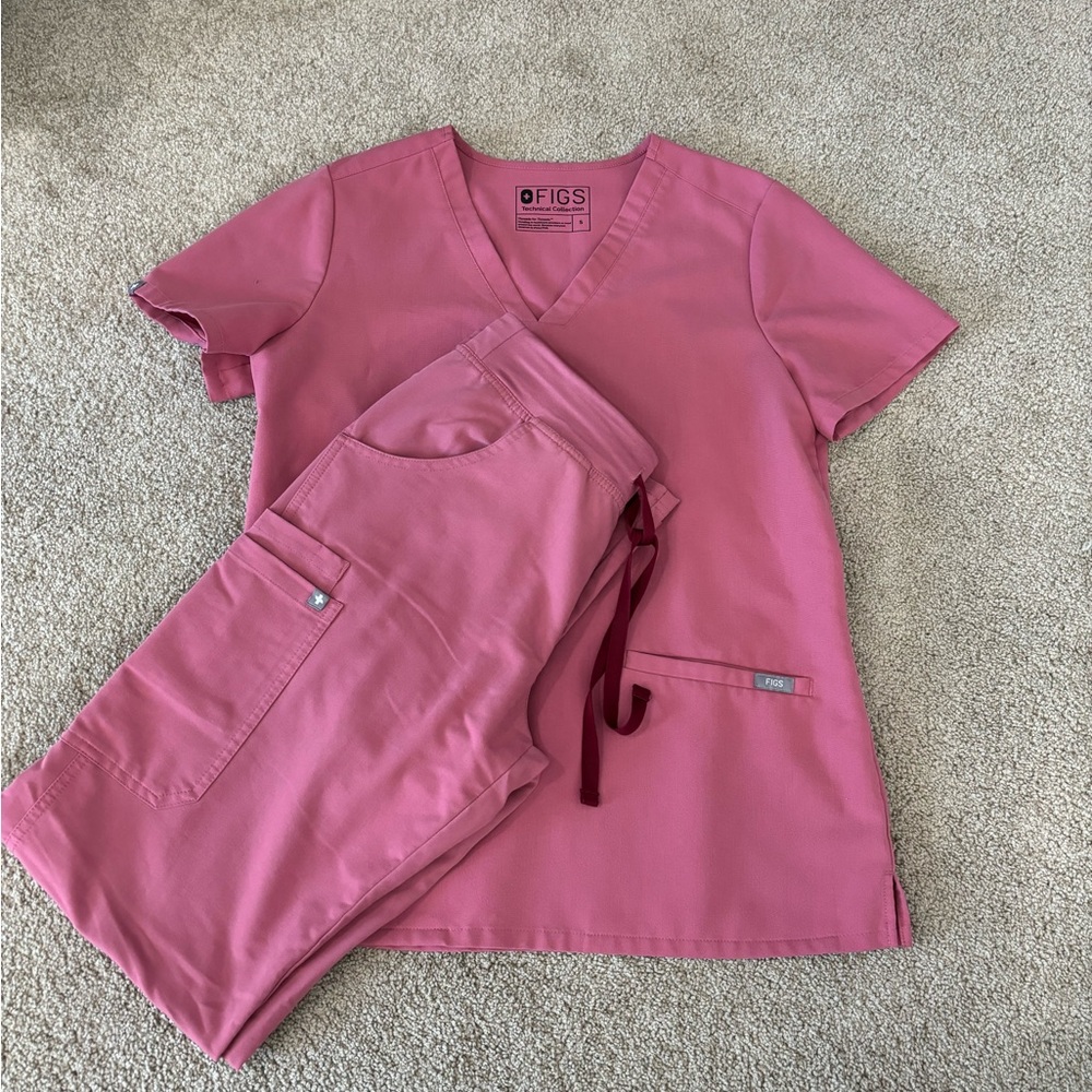 Figs chalk pink scrubs